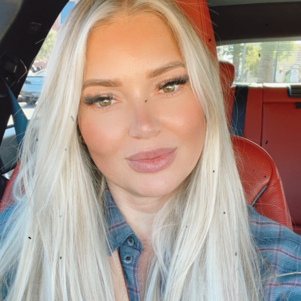 Meet your Posher, Gela